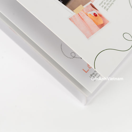 Album thiết kế với nhiều bố cục ảnh sinh động